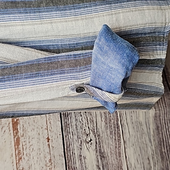 BOSTON TRADERS BLUE LONG ROLL-TAB SLEEVE LINED HOODED BUTTON-UP SHIRT - Picture 10 of 16